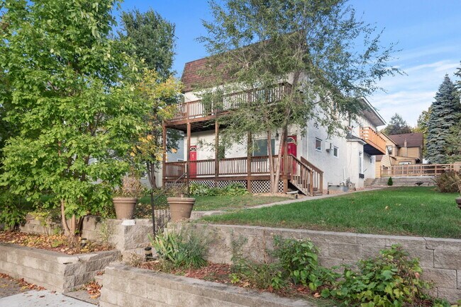 Building Photo - 2407 Buchanan St NE