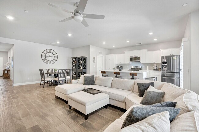 Building Photo - 4133 Sierra Madre Ave