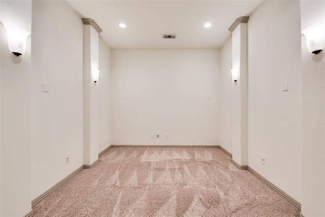 Building Photo - 1025 Pampa Dr
