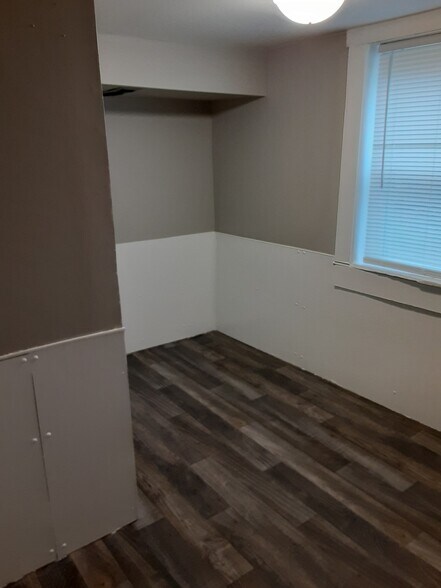 Building Photo - 1118 E Dunklin St