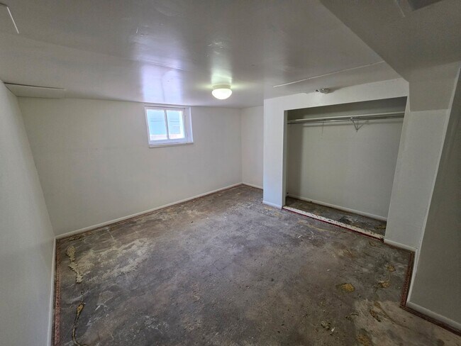 Building Photo - 170 N 100 E