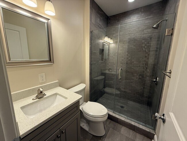 Building Photo - Newly Renovated Townhome in Philadelphia