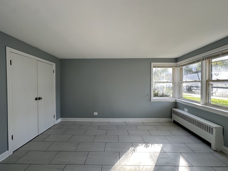 Building Photo - 6719 N California Ave