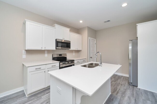 Building Photo - 5525 Blue Jay Cir