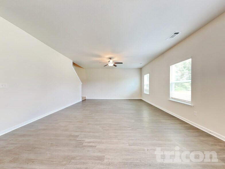 Building Photo - 1392 Deutz Dr