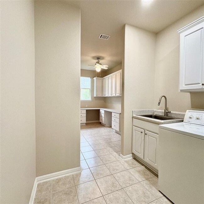 Building Photo - 109 Saddle Trail