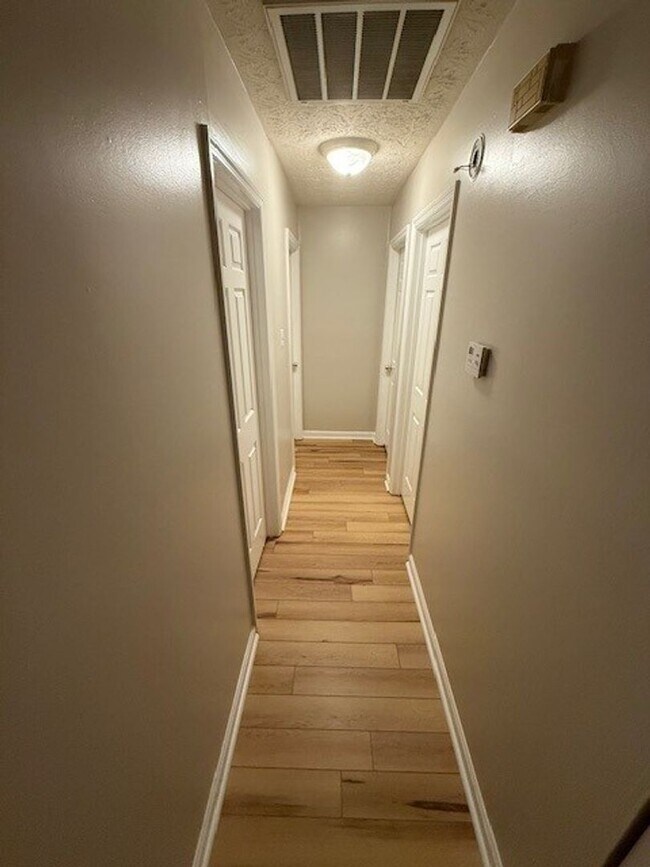 Building Photo - Lovely 3 BR House in South Lexington! New ...