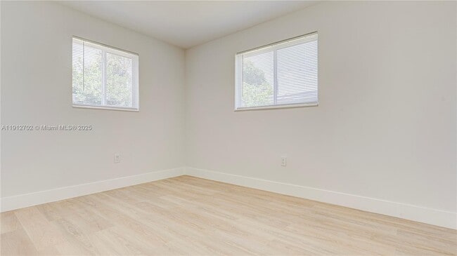 Building Photo - 3331 NW 8th Pl