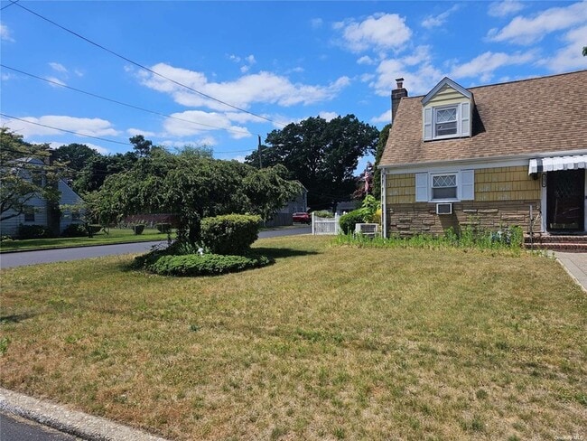 Building Photo - 1076 Carll Dr