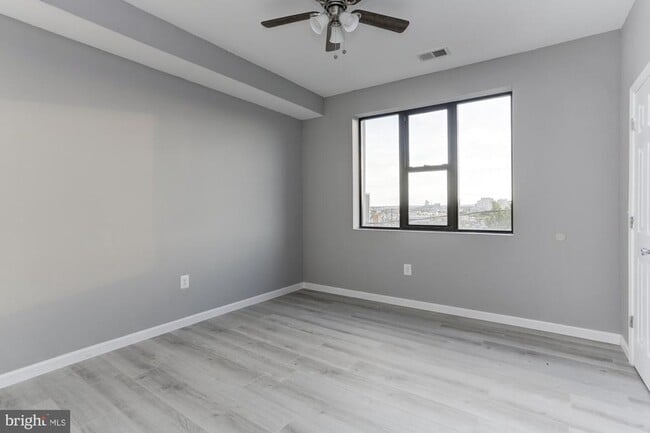 Building Photo - 400 N Highland Ave