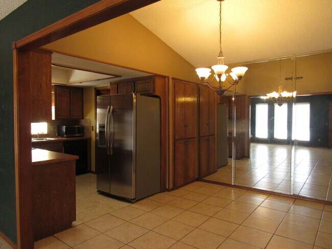 Building Photo - 10432 Fairfax Ln