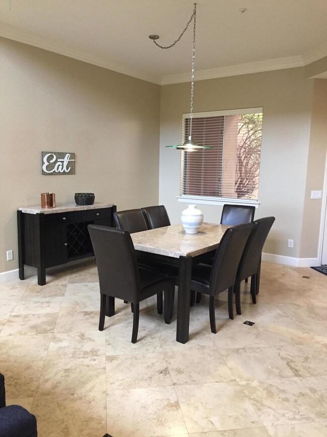 Building Photo - 9715 N Azure Ct