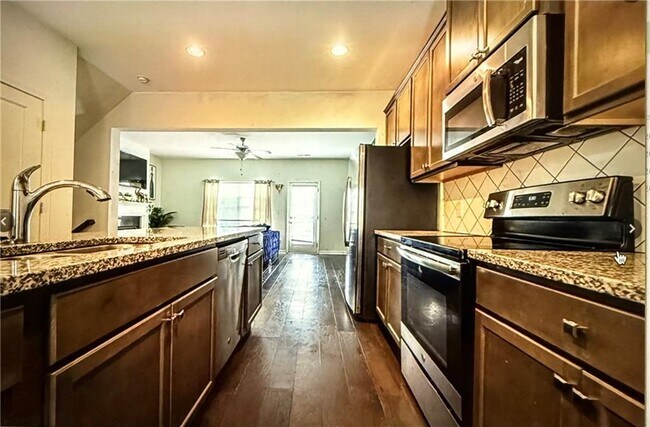 Building Photo - 900 Society Cir