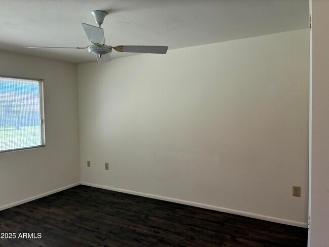 Building Photo - 10120 W Kingswood Cir