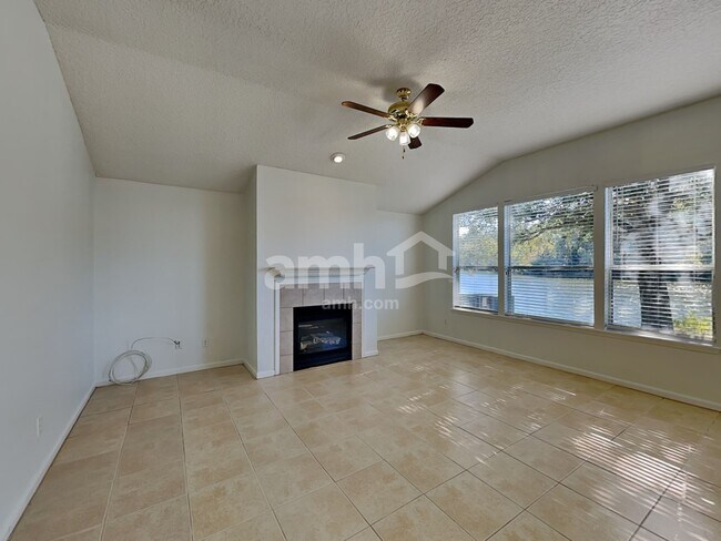 Building Photo - 9140 Prosperity Lake Dr