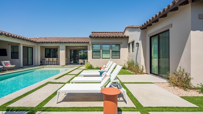 Building Photo - 75147 Palisades Pl