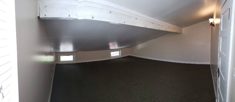 Building Photo - 2413 Vine St