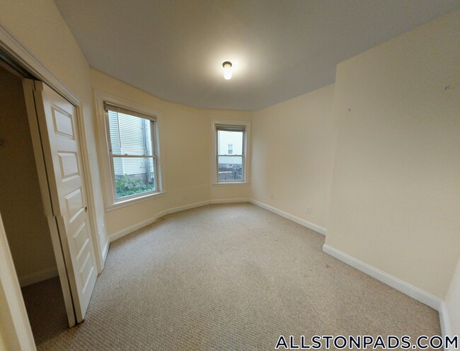 Building Photo - 55 Ashford St