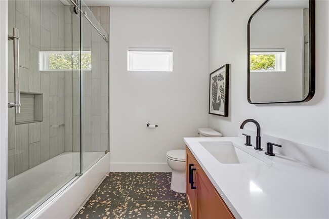 Building Photo - 1809 Pasadena Dr