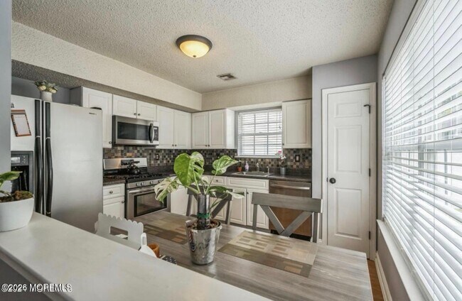 Building Photo - 146 Hamlet Ct