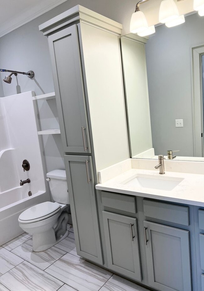 Building Photo - WATERFRONT CONDO FOR RENT