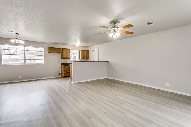 Building Photo - *BACK TO SCHOOL MOVE IN SPECIAL* $200 OFF ...