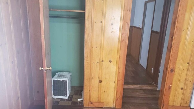 Building Photo - 790 S Graham St