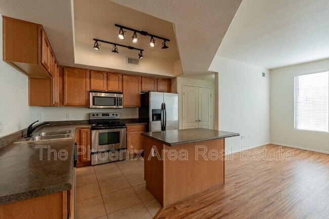 Building Photo - 2401 E Rio Salado Pkwy