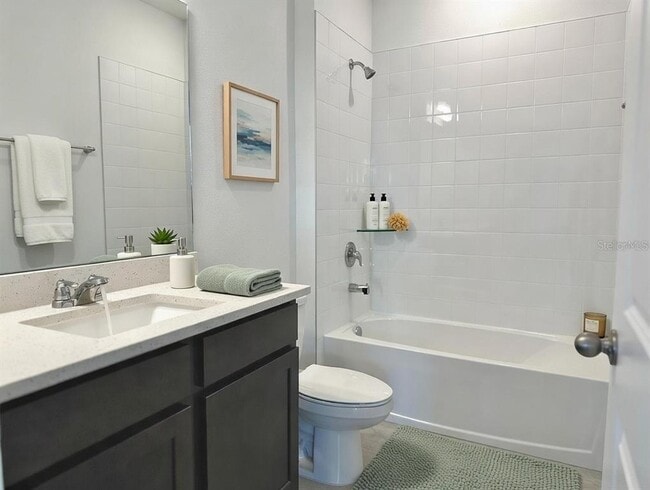 Building Photo - 2104 Axel St