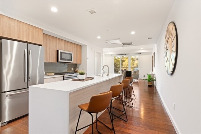 Building Photo - 143-171-171 Hyde Park Ave