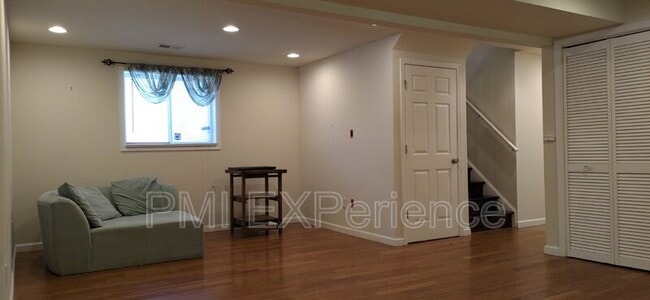 Building Photo - 204 Taurus Dr