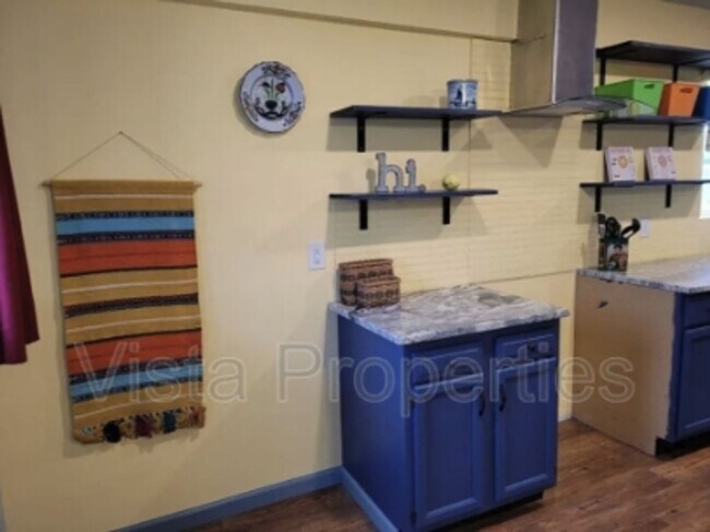 Building Photo - 40216