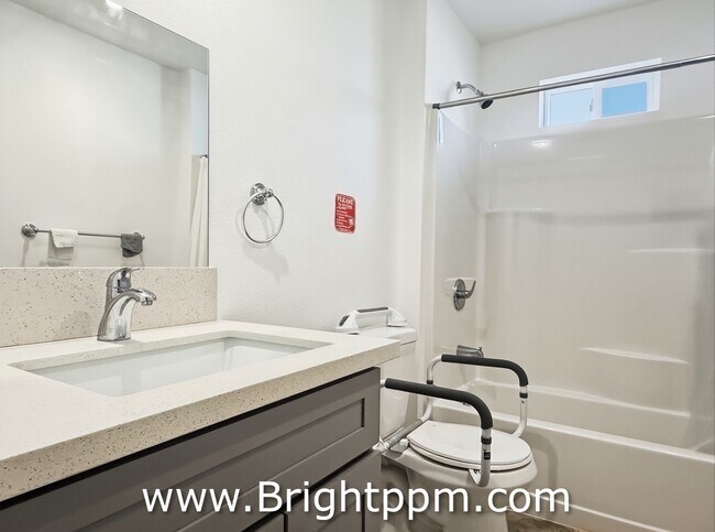 Building Photo - 13244 El Cajon Dr