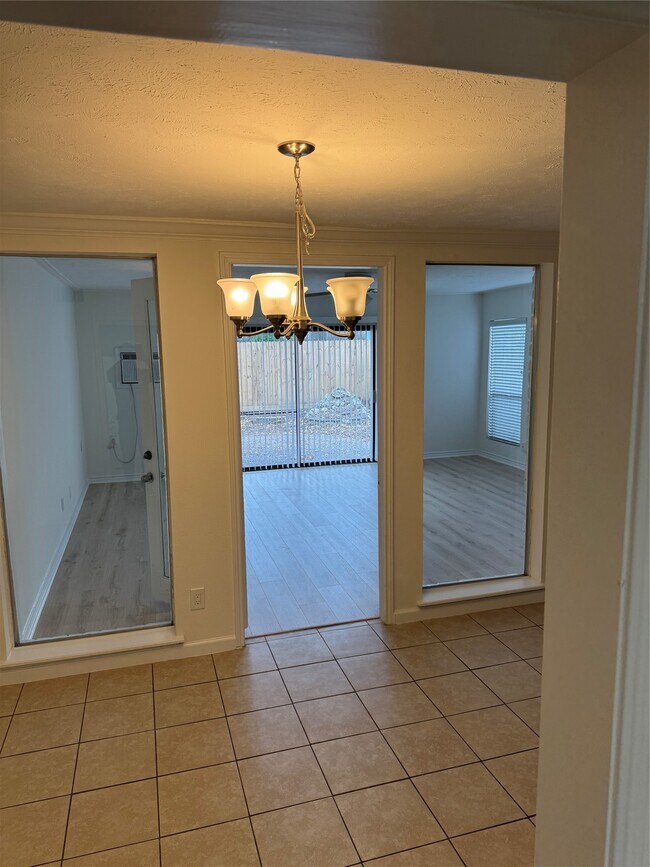 Building Photo - 139 Phanturn Ln