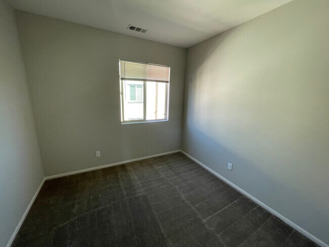 Building Photo - 8850 Olive Ln