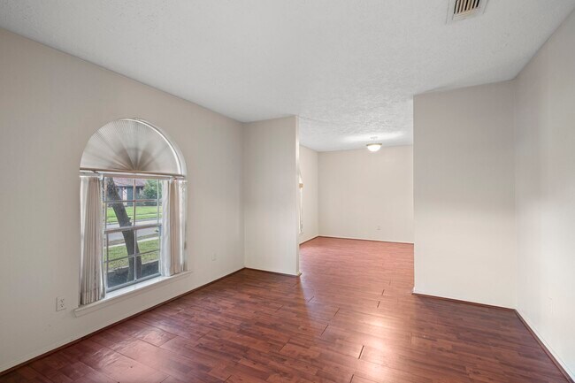 Building Photo - 3627 Hombly Rd