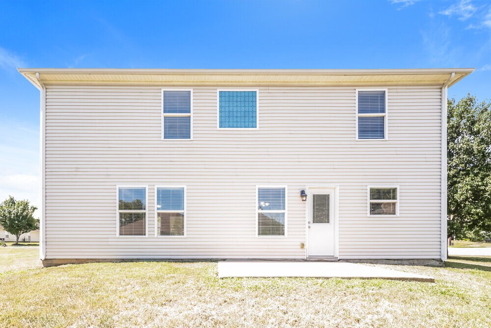 Building Photo - 2694 Sutherland Dr