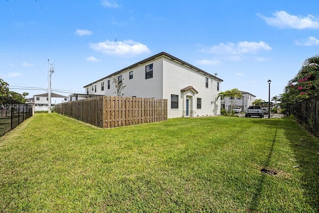 Building Photo - 13170 SW 232nd Ln