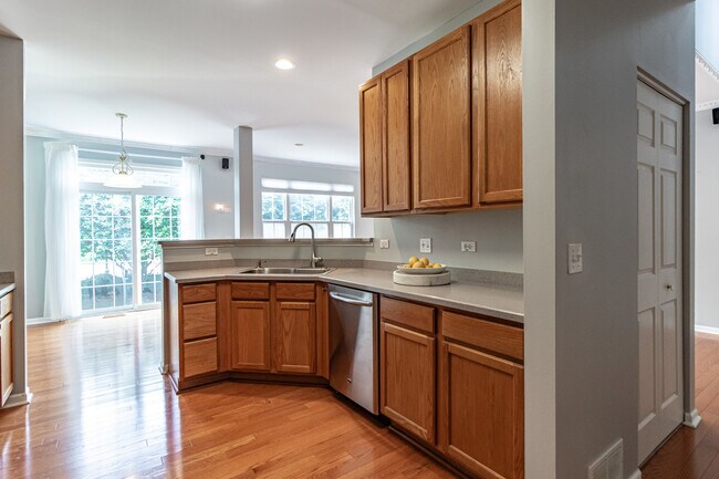 Building Photo - 403 Shadow Creek Dr