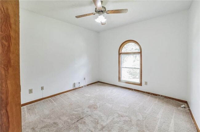 Building Photo - 487 Ravinia Way