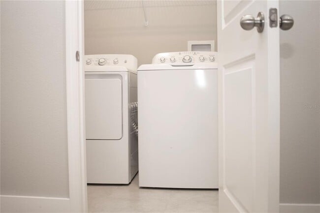 Building Photo - 11871 Dumaine Valley Rd