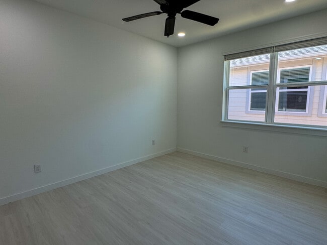 Building Photo - 160 Zion Rd