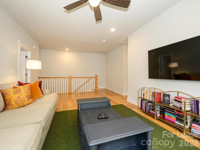 Building Photo - 1217 Drummond Ave