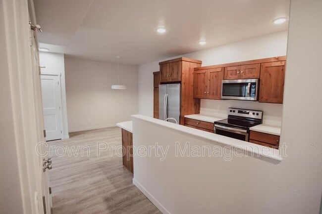 Building Photo - 202 Sawyer Ln