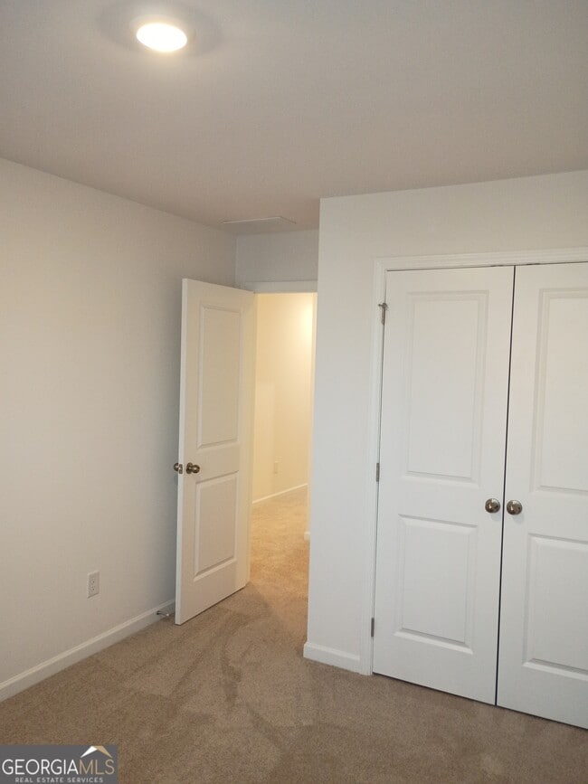 Building Photo - 236 Kenoot Dr