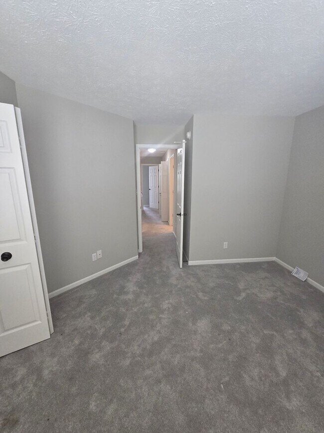Building Photo - 5425 Nighthawk Dr