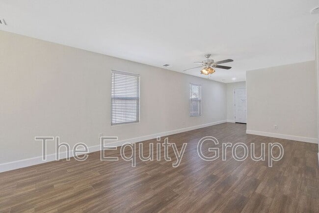 Building Photo - 4346 W Rialto Ave