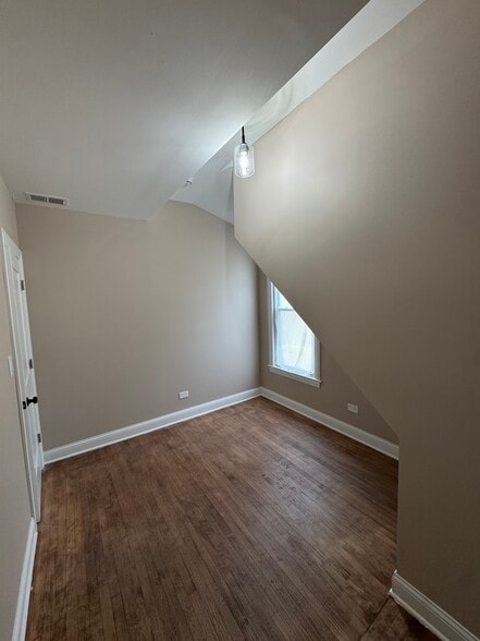 Building Photo - 5335 W 23rd Pl