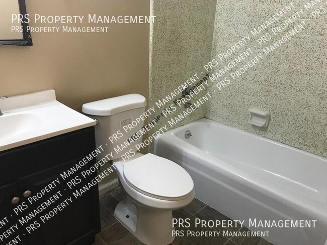 Building Photo - 512 W Malibu Dr