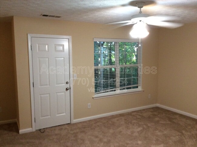 Building Photo - 4015 Yellow Pine Ct